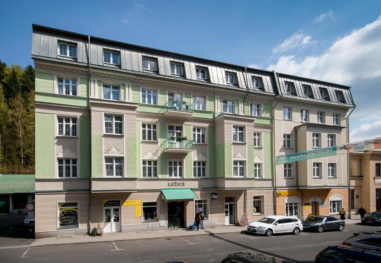 Hotel Luzice Яхимов Екстериор снимка